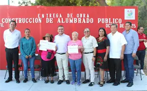 Ayuntamiento de Navolato entrega obra de alumbrado público en Villa Juárez y compromete atención a servicios públicos