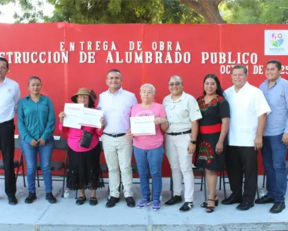 Ayuntamiento de Navolato entrega obra de alumbrado público en Villa Juárez y compromete atención a servicios públicos