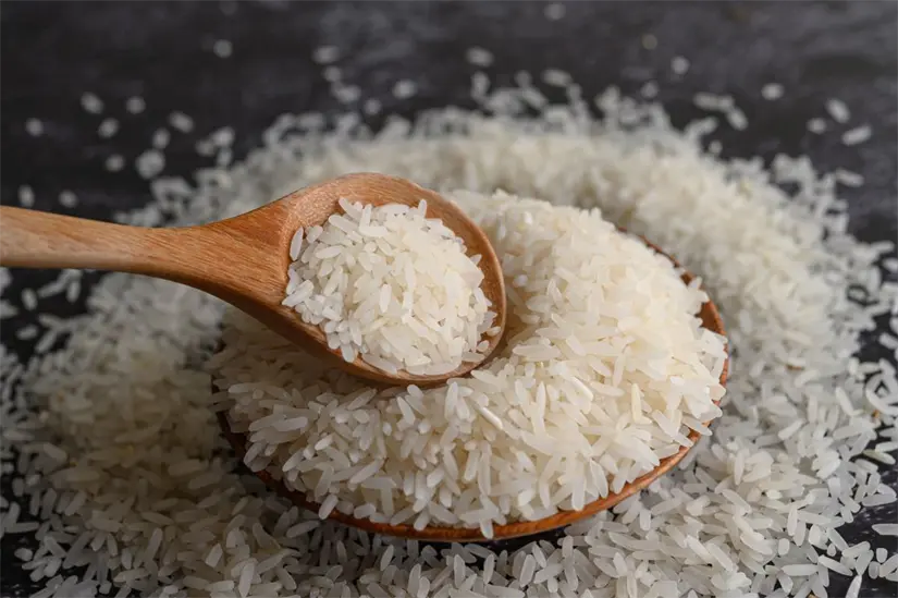 Puedes seguir alguna de estas recomendaciones para cuidar del arroz en casa. Foto: Freepik. 