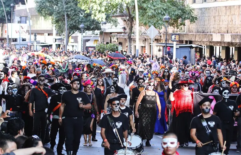 Conoce a qué hora iniciará el Desfile de Día de Muertos en Guadalajara. Foto: Cortesía.