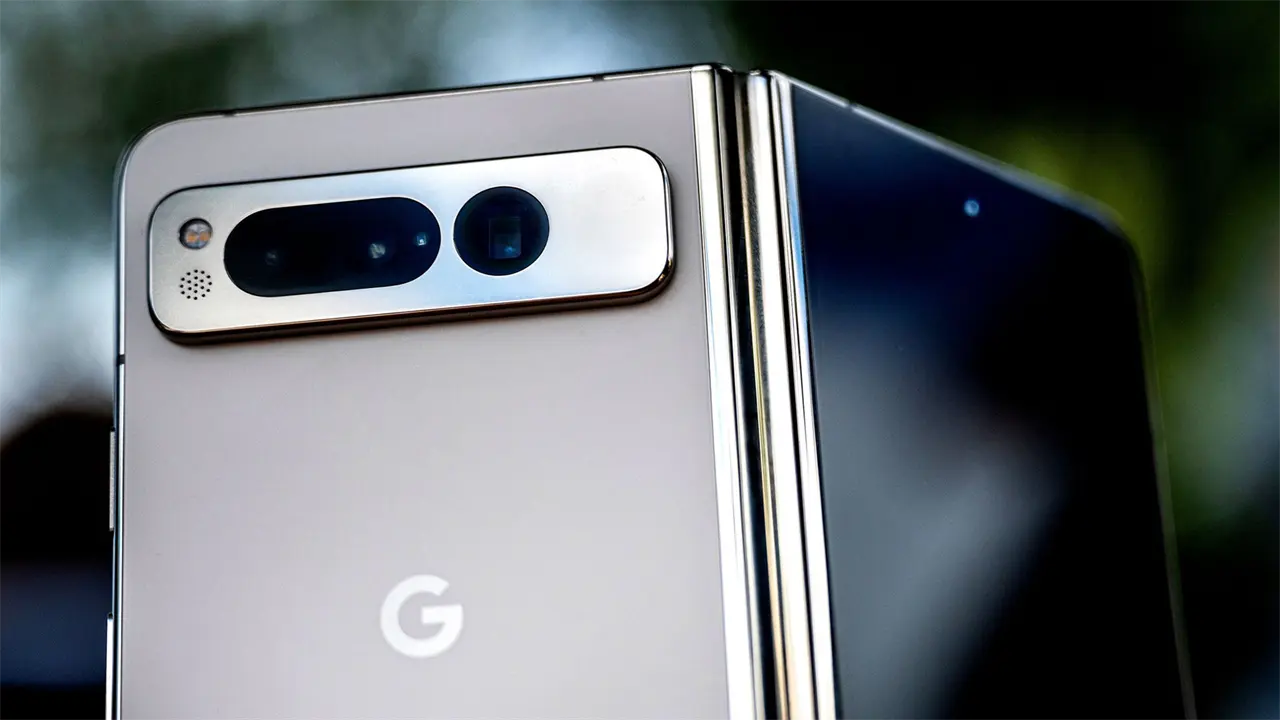 Los celulares plegables son cada vez más accesibles. Foto: Google