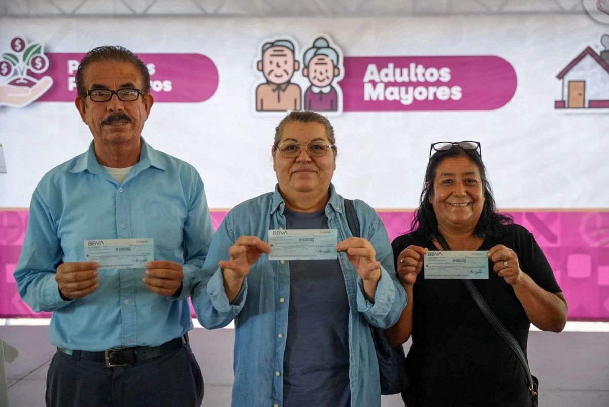 Ya comenzó la dispersión del segundo pago de Adultos Mayores en Baja California. Foto: Cortesía