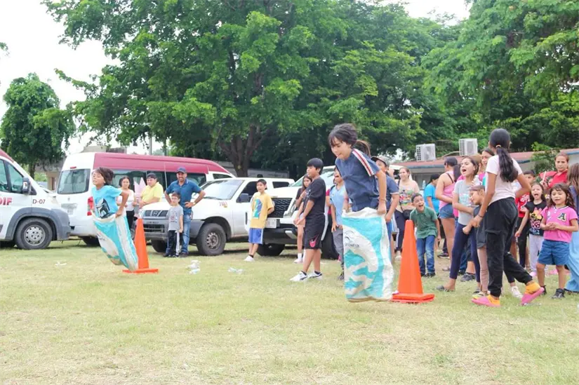 Con entusiasmo y alegría, el IMDEC organizó actividades deportivas para niñas y niños, convirtiendo la jornada en una experiencia divertida y llena de aprendizaje. Foto: Ayuntamiento de Culiacán.
