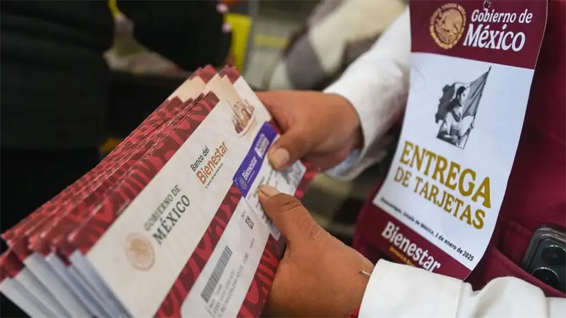Entrega de tarjestas Bienestar
