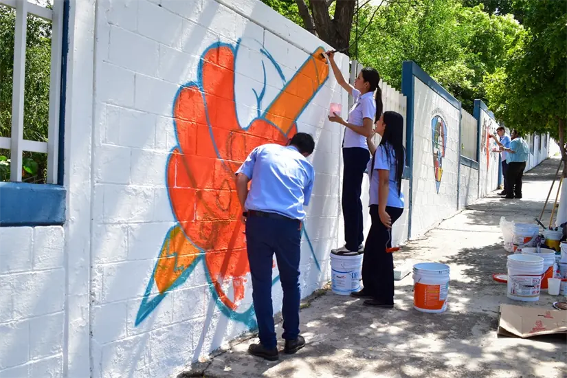 La Escuela Normal de Sinaloa impulsa valores de paz y unión con su nuevo mural comunitario en Culiacán. Cortesía/ENS