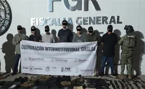Fuerzas federales detienen a 18 personas y aseguran armas y químicos en operativos en Culiacán y Navolato