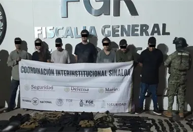 Fuerzas federales detienen a 18 personas y aseguran armas y químicos en operativos en Culiacán y Navolato