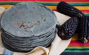 Las tortillas de maíz negro nixtamalizado llegan a Sinaloa: conoce sus beneficios para salud y dónde encontrarlas
