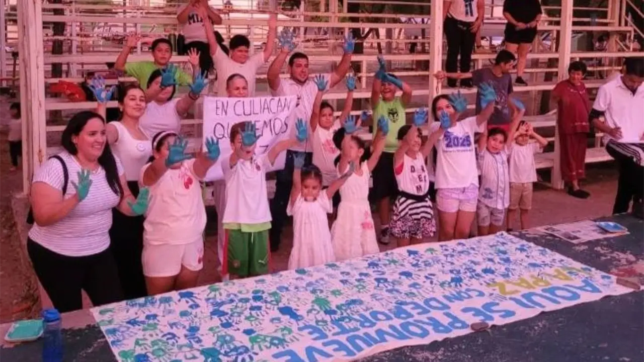 Manos pintadas y corazones llenos de ilusión: así celebró la comunidad la paz y la unión en la Unidad Deportiva 21 de Marzo. Foto: Cortesía/TBN