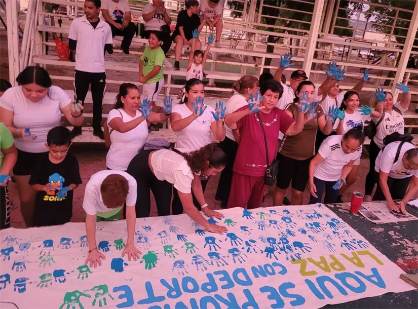 Niños, jóvenes y familias se unieron en la Unidad Deportiva 21 de Marzo para transformar el miedo en alegría y compromiso por la paz. Foto: Cortesía/TBN