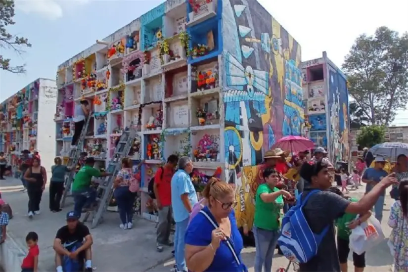 El panteón Municipal de León, es un sitio de los más concurridos el Día de Muertos.