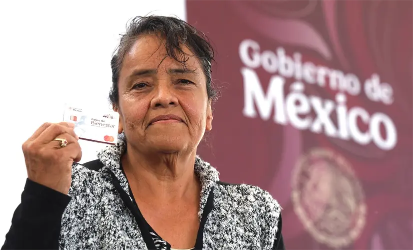 Millones de adultos mayores reciben ayuda a través de la Pensión Bienestar. Foto: Cortesía