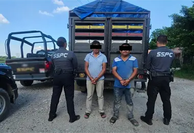 Detienen en la carretera Villahermosa-Coatzacoalcosa a dos hombres con 300 kilos de marihuana