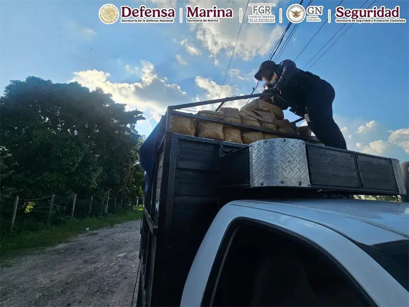 Una camioneta sospechosa fue el punto de partida para el hallazgo de más de 300 kilos de droga en territorio tabasqueño.