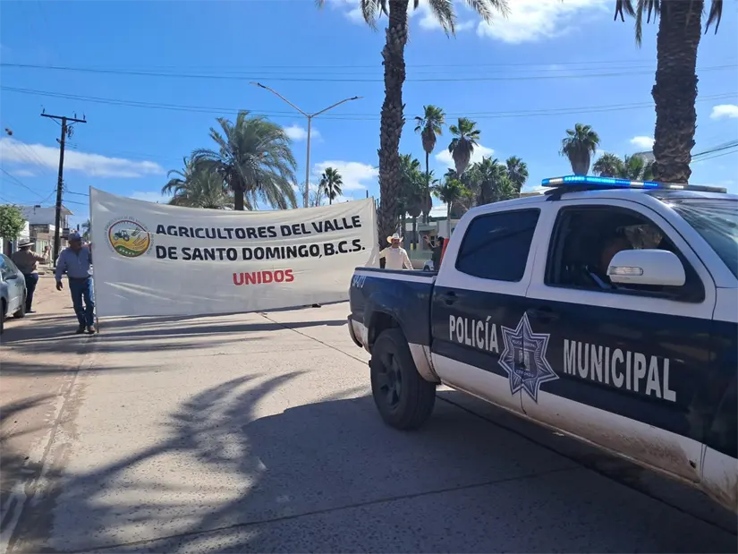 El paro nacional agrícola podría provocar bloqueos en 17 estados; autoridades piden a los conductores extremar precauciones.