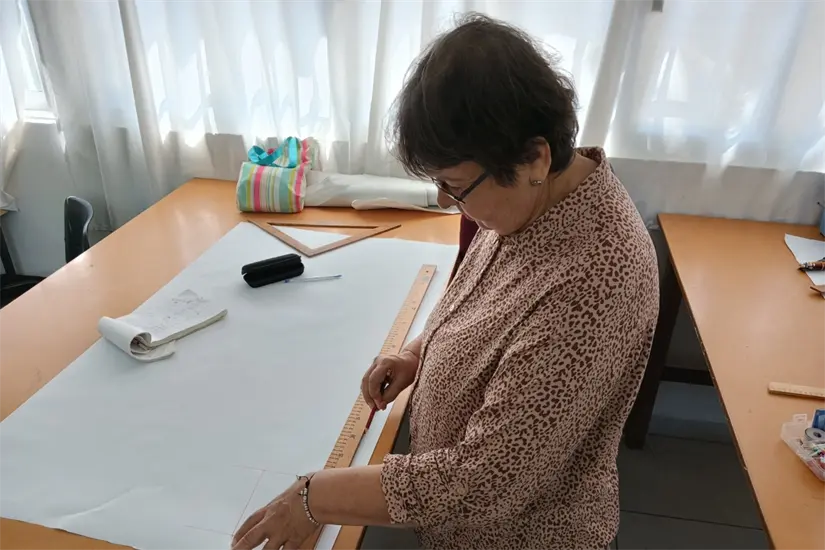 Desde Culiacán, la historia de Guadalupe Buelna. De empacar hortalizas a bordan la paz y la amistad, Lupita demuestra que la vida se teje con paciencia.