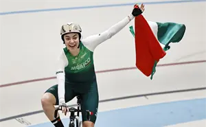 Yareli Acevedo se corona campeona del Mundial de Ciclismo de Pista en Chile