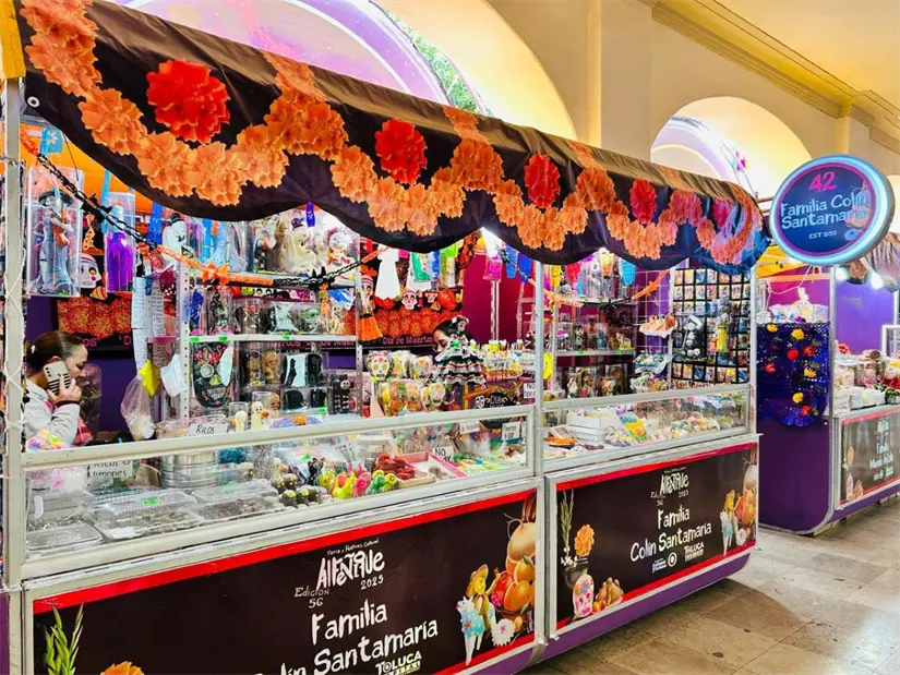 Calaveritas de alfeñique para este Día de Muertos en el Edomex. Foto: Cortesía