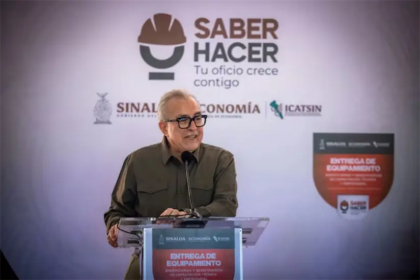 El gobernador de Sinaloa destacó que Mazatlán y Los Mochis avanzan en este tema. Foto: Cortesía