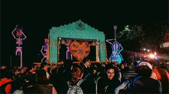 Así luce la Mega Ofrenda 2025 del Día de Muertos en Xochimilco