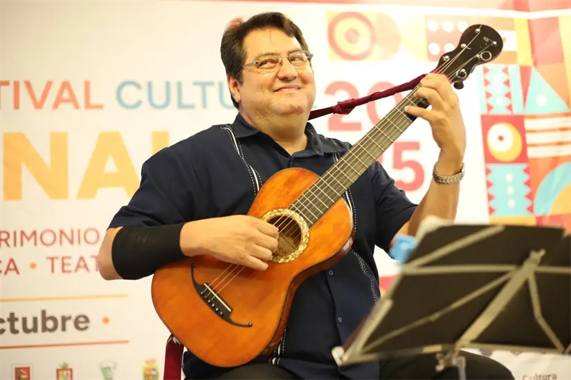 El guitarrista Daniel Camero ofreció el recital