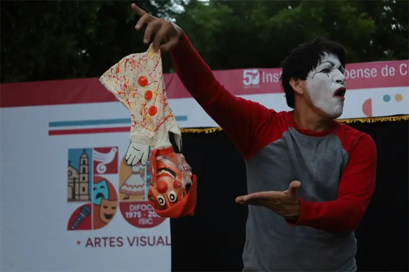 La Compañía Estatal de Teatro de Calle fue un éxito entre los visitantes de la Plazuela Vicente Guerrero.