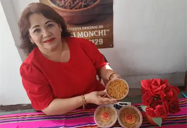 Yoli transforma la receta de chilorio de su mamá, en un negocio que conquista paladares en Culiacán