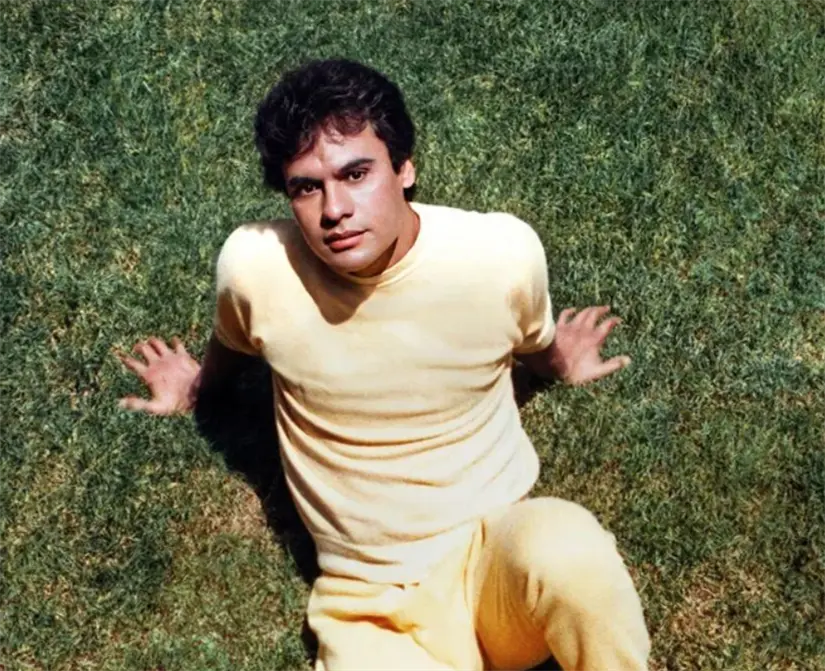 Juan Gabriel de joven, archivos entregados por la familia para la docuserie de Netflix. Foto: cortesía.