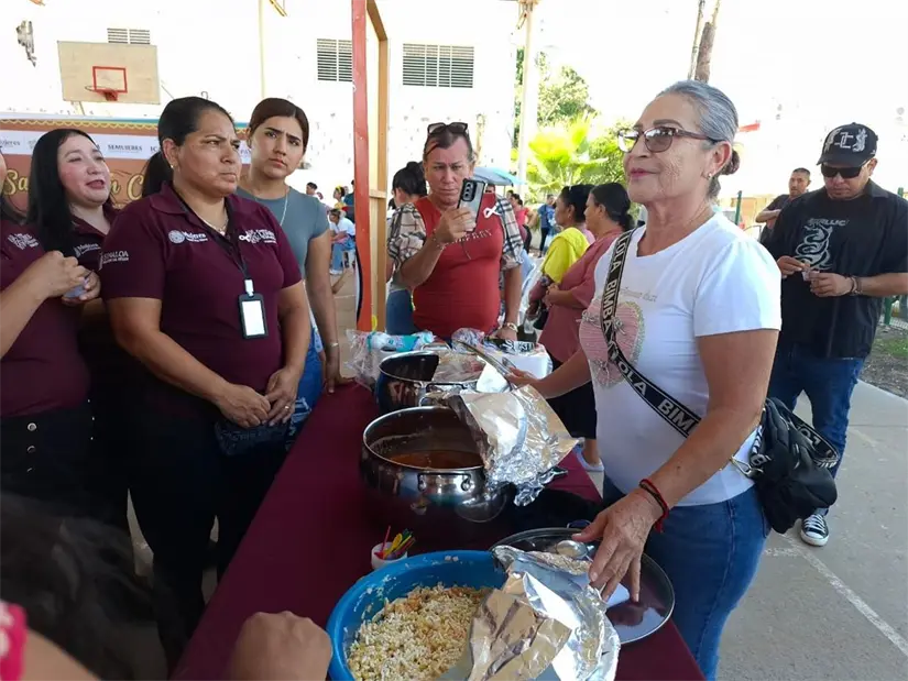 Productos como el mezcal oaxaqueño, el mole artesanal y los snacks típicos fueron parte de la variada oferta de la muestra gastronómica.