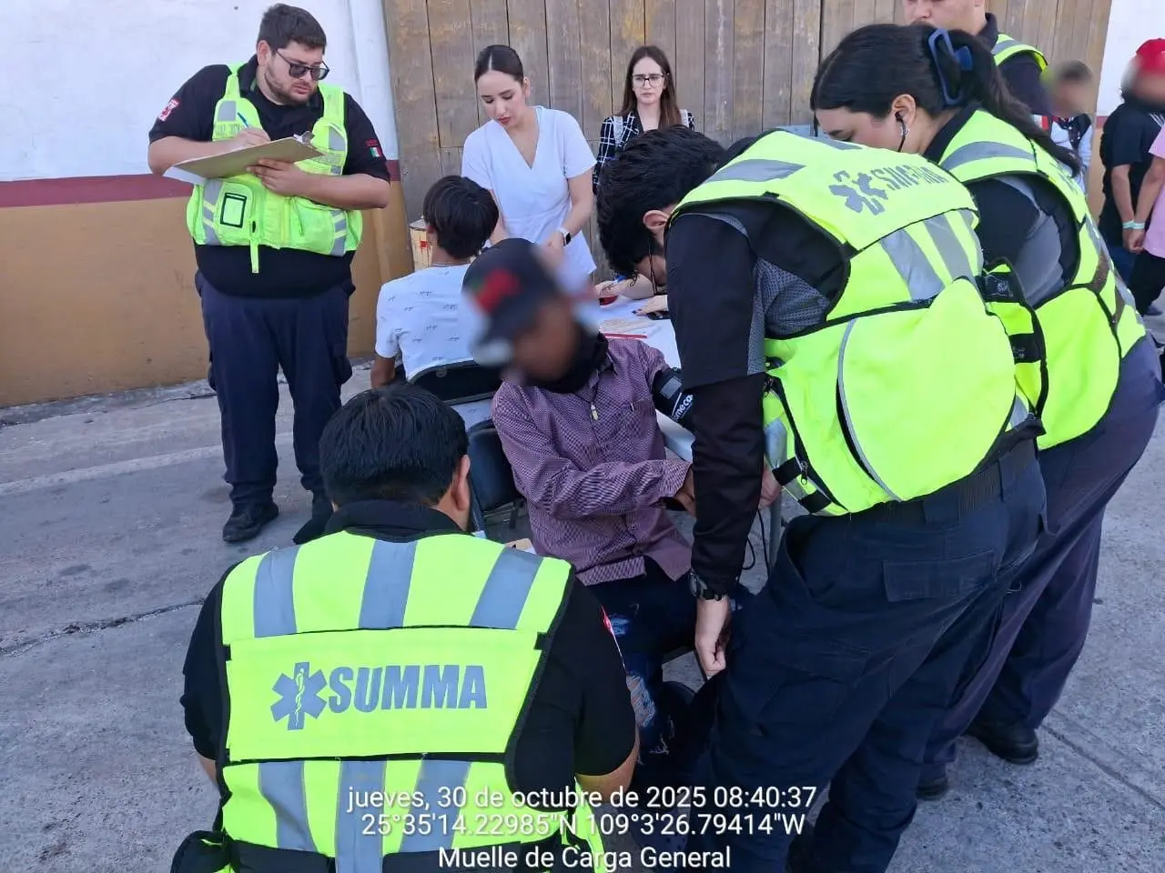 Operativo en altamar: rescatan a 28 personas, entre ellas 27 adolescentes, frente a Ahome.