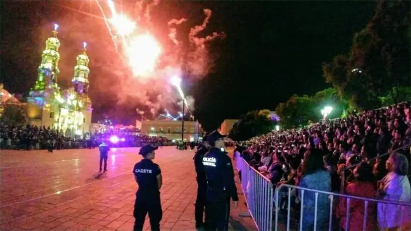 Aviso de calles cerradas en Aguascalientes por el Desfile de las Calaveras, este viernes 31 de octubre. Foto: Cortesía