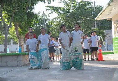 Deporte, diversión y valores: IMDEC realiza jornada recreativa en primaria 21 de Marzo 1806 en Culiacán