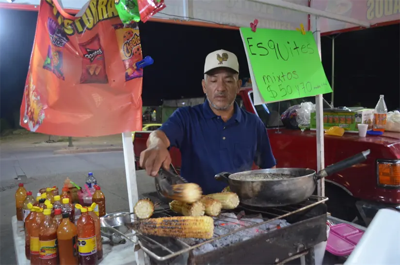 Gamaliel y Mary han demostrado que cuando se trabaja con el alma, hasta una humilde carretita puede convertirse en una luz de esperanza para toda una comunidad. Foto: Juan Madrigal