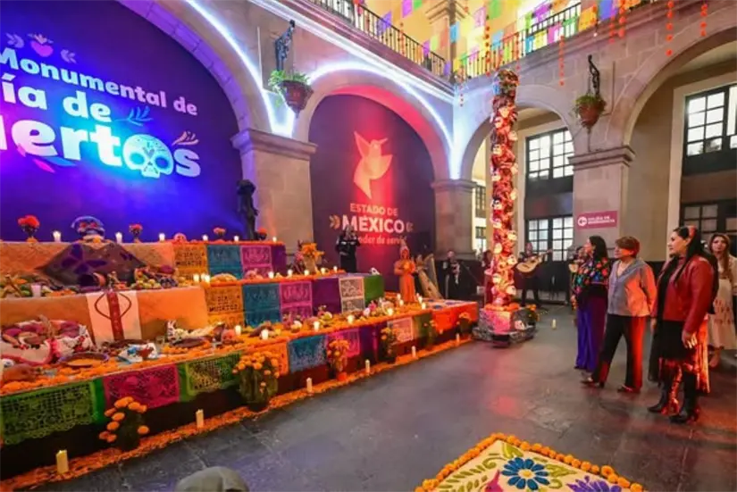 Ofrenda monumental por el Día de Muertos en el Edomex. Foto: Cortesía