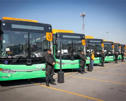 Estrenan 60 nuevos camiones de transporte público en Nuevo León