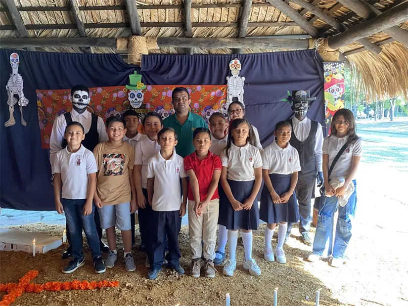 Tradición y patriotismo así conmemoran los militares el Día de Muertos