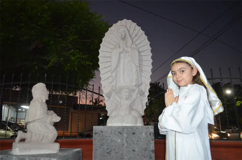 Dulces, sonrisas y santidad: así festejan los niños y niñas del catecismo en la Parroquia de la Divina Providencia en Culiacán. Foto: Juan Madrigal