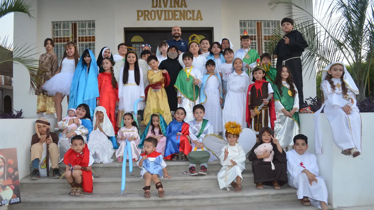 Dulces, sonrisas y santidad: así festejan los niños y niñas del catecismo en la Parroquia de la Divina Providencia en Culiacán. Foto: Juan Madrigal