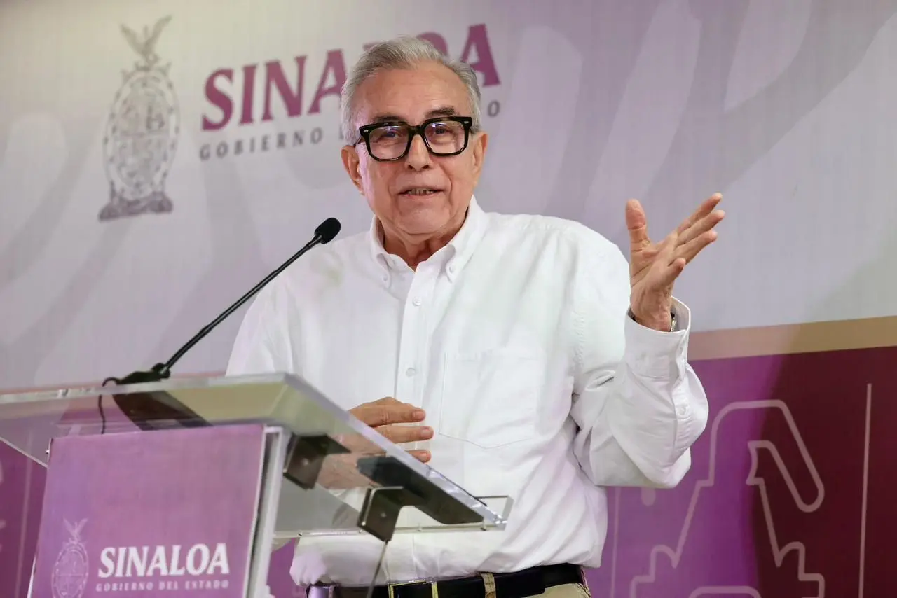 Rocha Moya informó que su gobierno cubrirá más de 2 mil millones de pesos desviados durante el sexenio de Mario López Valdez, para garantizar el pago de pensiones a trabajadores estatales.