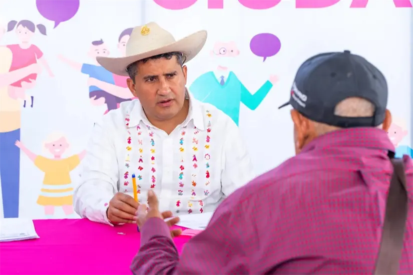 El alcalde de Uruapan fue asesinado mientras se encontraba en el Festival de las Velas. Foto: Cortesía