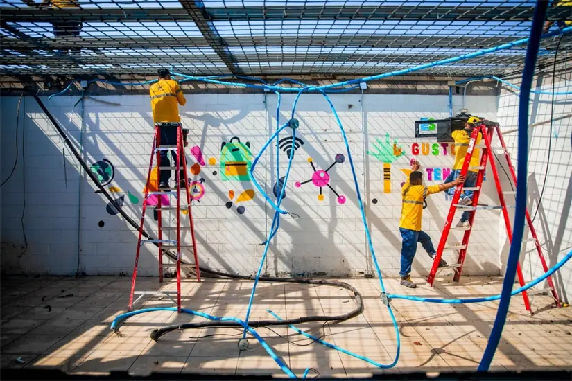 Presos de cárceles de El Salvador trabajan rehabilitando y construyendo escuelas. Foto: Cortesía