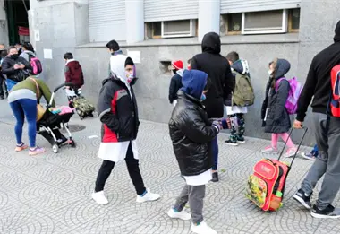 ¿Cuándo cambia el horario de entrada y salida para los alumnos de educación básica en Querétaro?