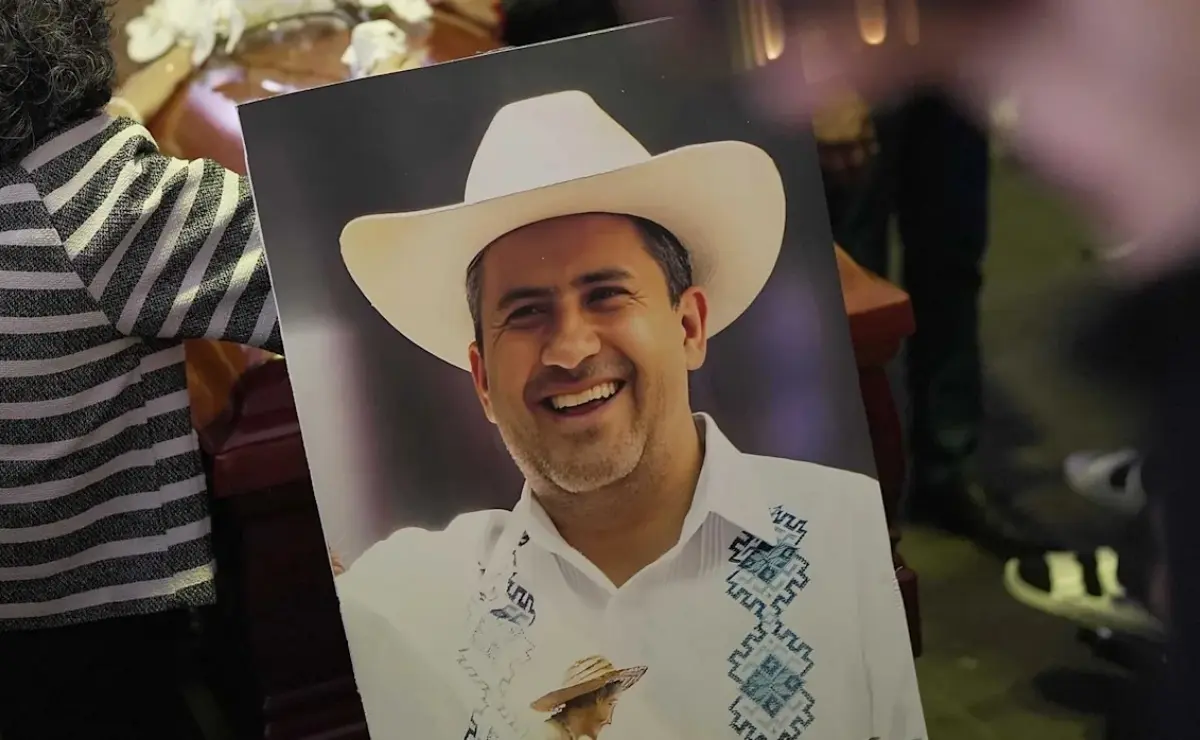 Himno al señor del sombrero: la emotiva canción con que recuerdan a Carlos Manzo en redes sociales