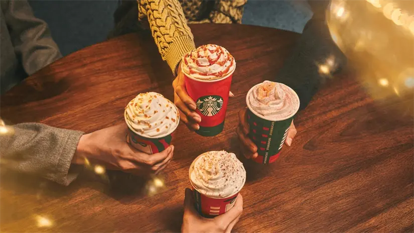 Por años, Starbucks ha lanzado sus vasos coleccionables navideños; no te lo puedes perder. Foto: Cortesía.