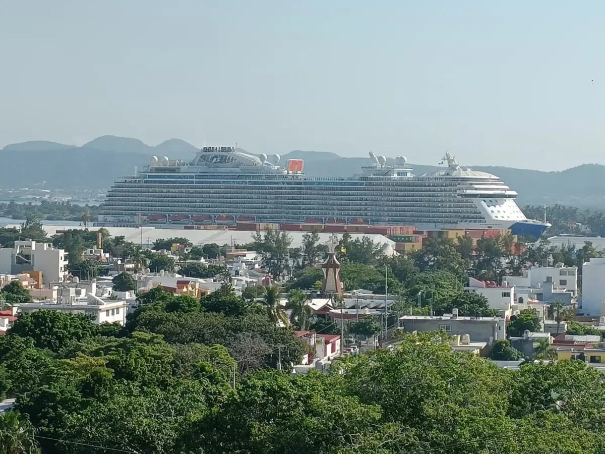Mazatlán capta más de 486 millones de pesos por arribo de cruceros durante 2025