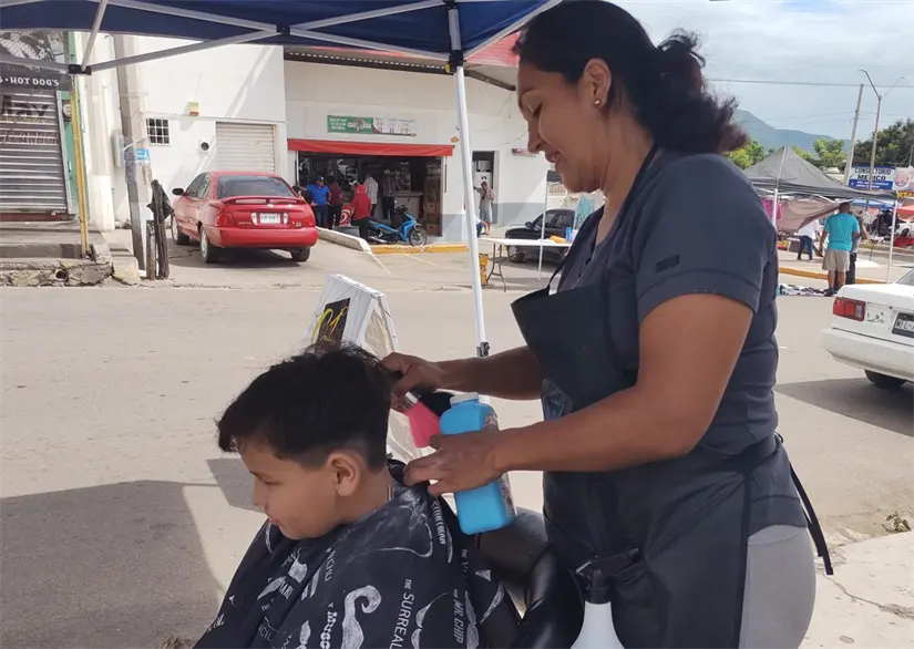 Carmen Corvera: la mujer que transforma sueños en cortes de esperanza. Foto: Juan Madrigal