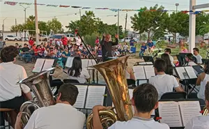 El arte ilumina el Parque Prados del Sol 2 del Desierto: música, tradición y comunidad