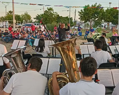 El arte ilumina el Parque Prados del Sol 2 del Desierto: música, tradición y comunidad