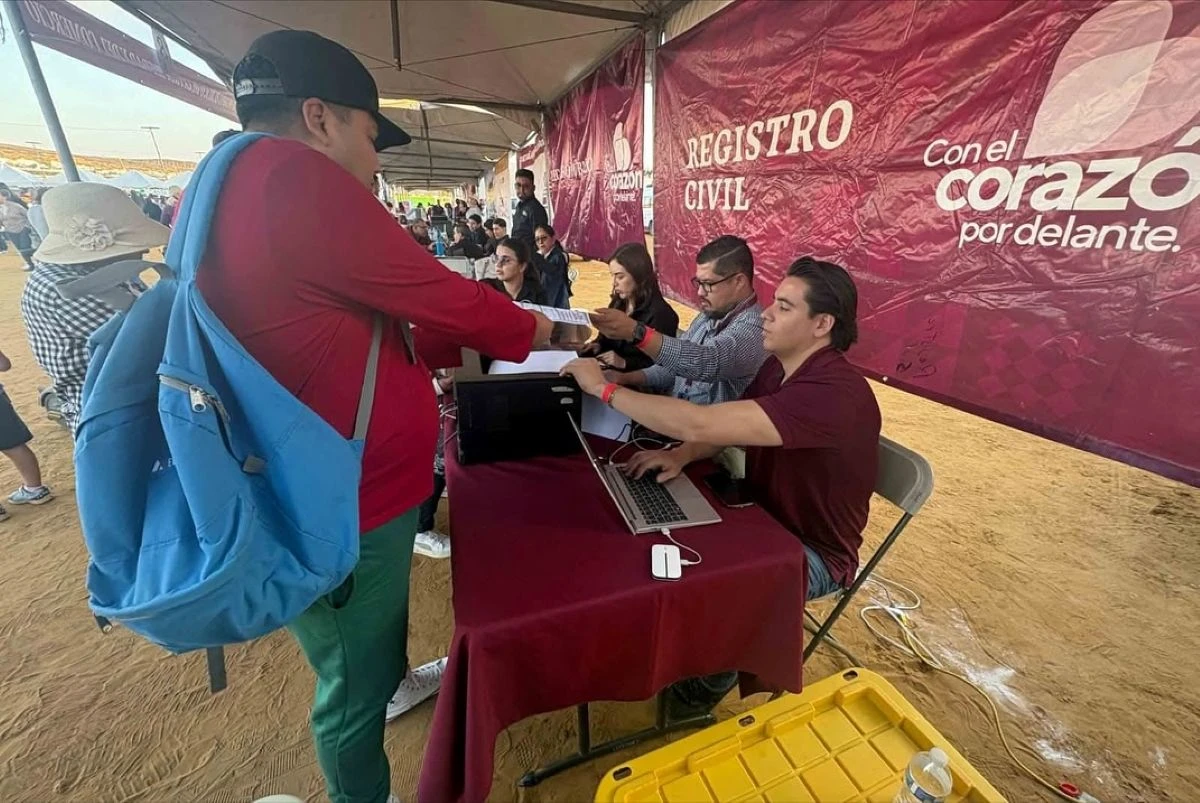 Entrega de actas son costo en Playas de Rosarito, Baja California. Foto: Cortesía