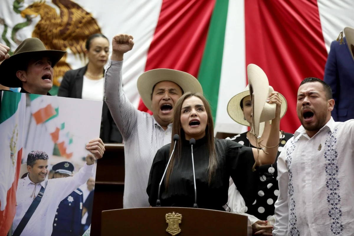 Grecia Quiroz fue propuesta por los integrantes del llamado Movimiento del Sombrero, que honra el legado de Carlos Manzo. Foto: Cortesía